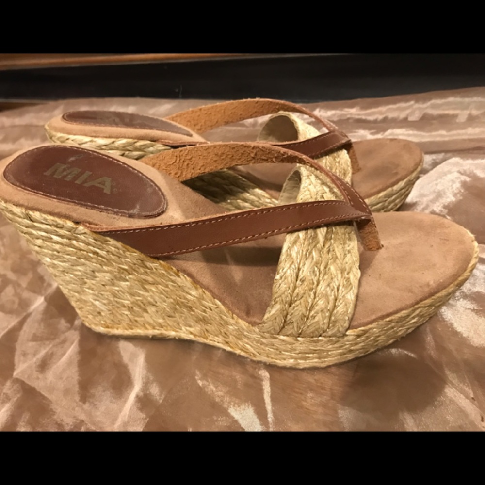 Wedge shoes